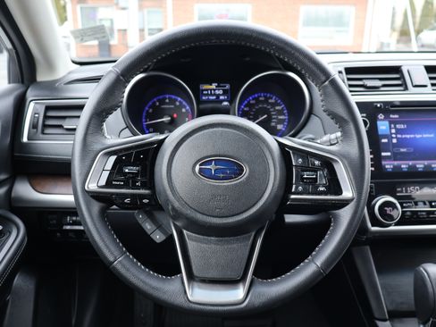 Used 2019 Subaru Outback 3.6R Limited image 16