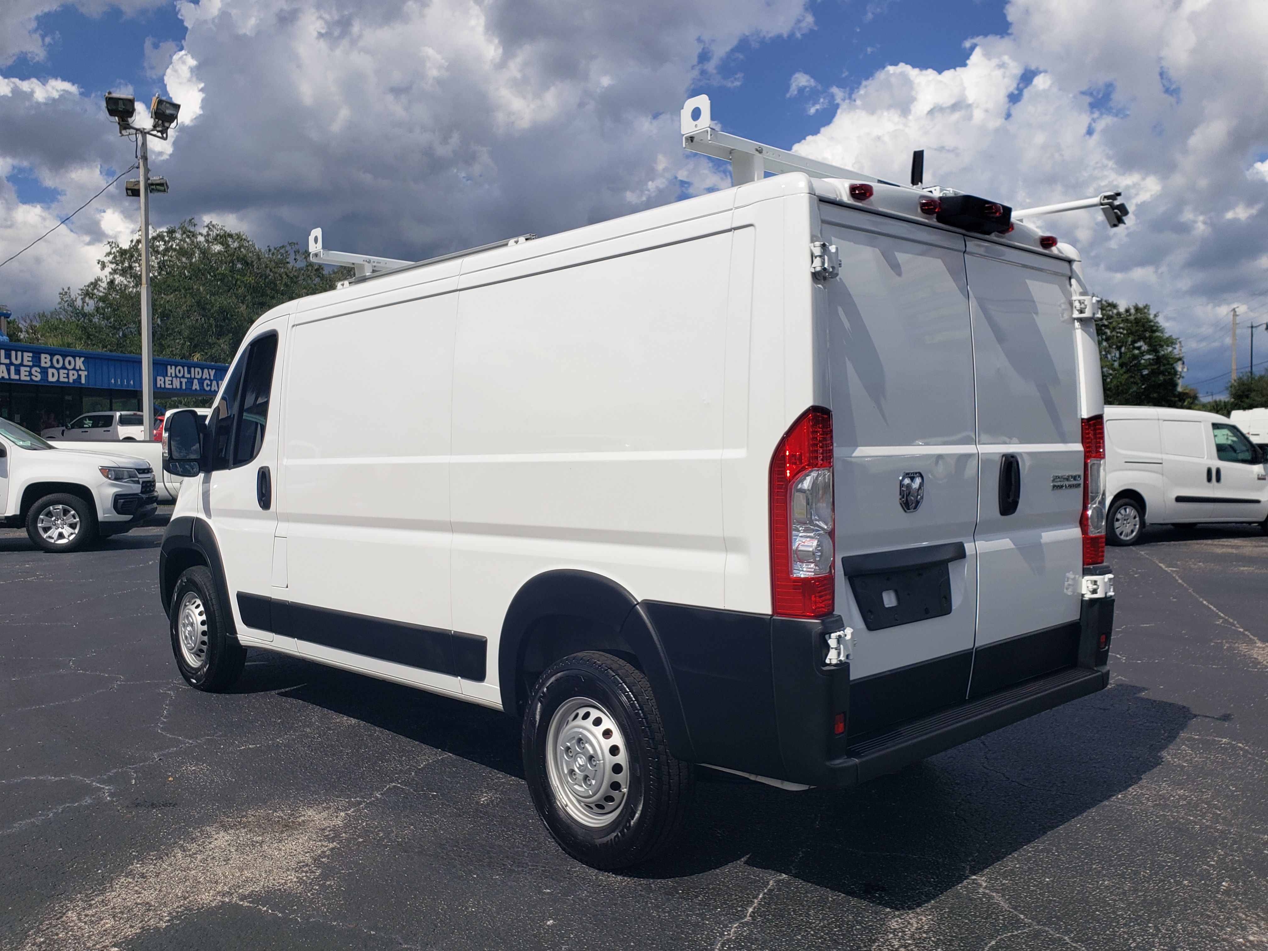 Used 2025 RAM ProMaster 2500 136 FWD image 3
