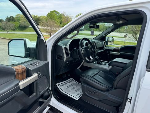 Used 2020 Ford F150 Lariat image 23