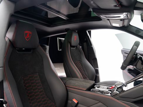 Used 2020 Lamborghini Urus AWD/4WD image 8