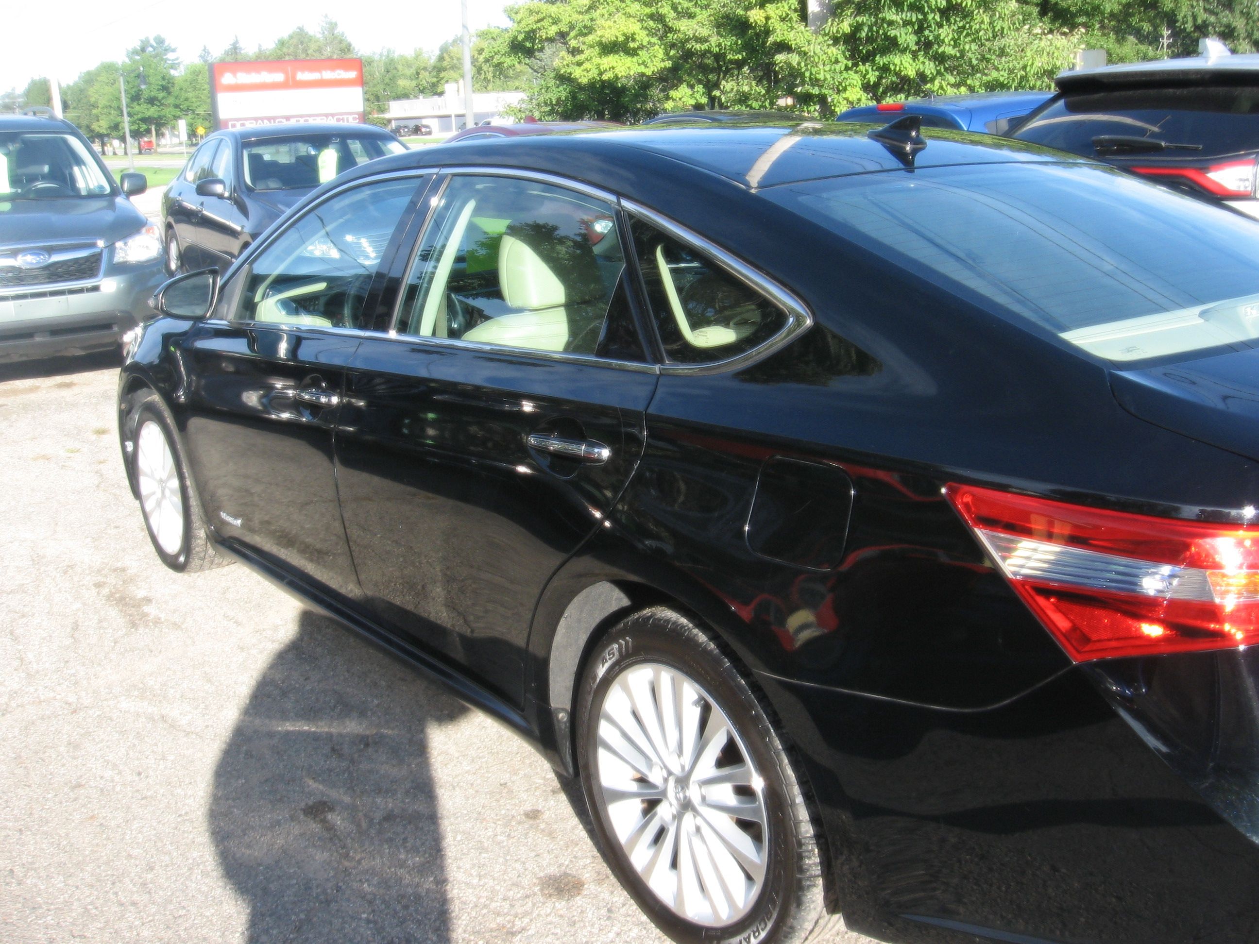 Used 2014 Toyota Avalon Hybrid FWD image 6