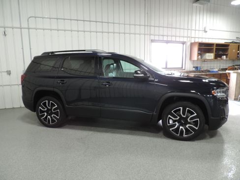 Used 2021 GMC Acadia SLT image 12