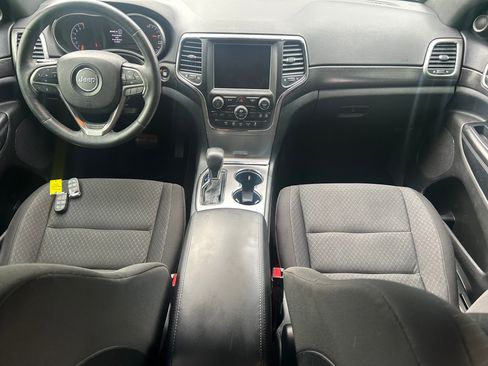 Used 2018 Jeep Grand Cherokee 2WD Laredo image 11