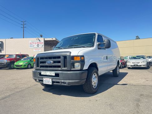 Used 2010 Ford E-250 and Econoline 250 UNAVAIL RWD image 2