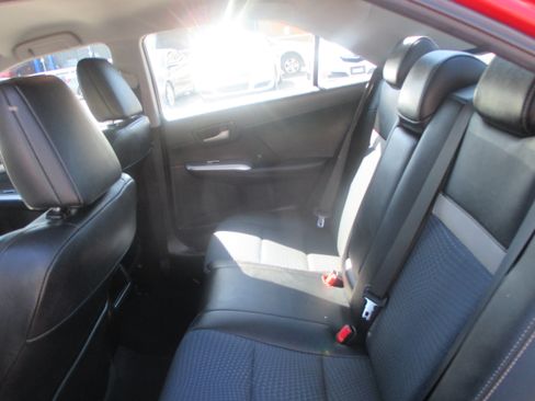 Used 2012 Toyota Camry SE image 8