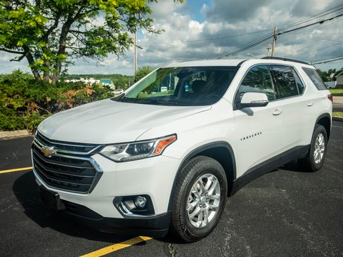 Used 2021 Chevrolet Traverse AWD LT image 1