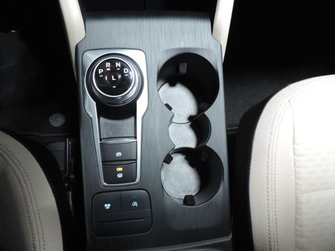 Used 2022 Ford Escape SE image 39