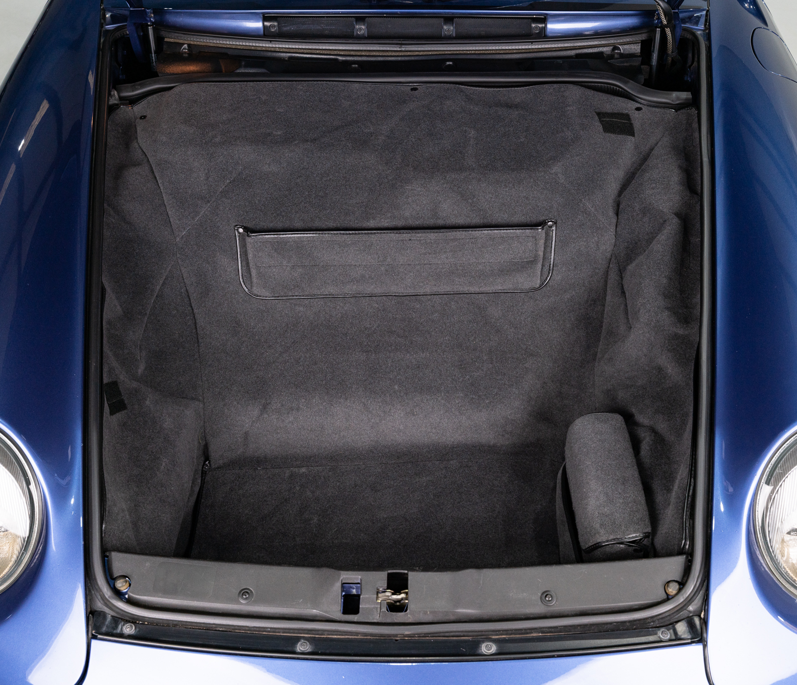 Used 1997 Porsche 911 Carrera Cabriolet RWD image 58