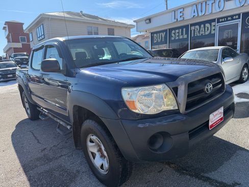 Used 2008 Toyota Tacoma PreRunner image 3