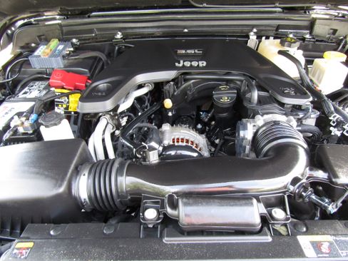 Used 2021 Jeep Gladiator Sport image 20