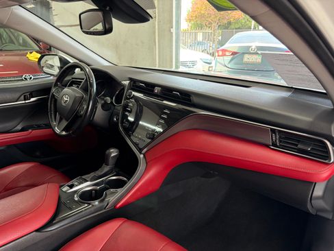 Used 2020 Toyota Camry XSE FWD image 16