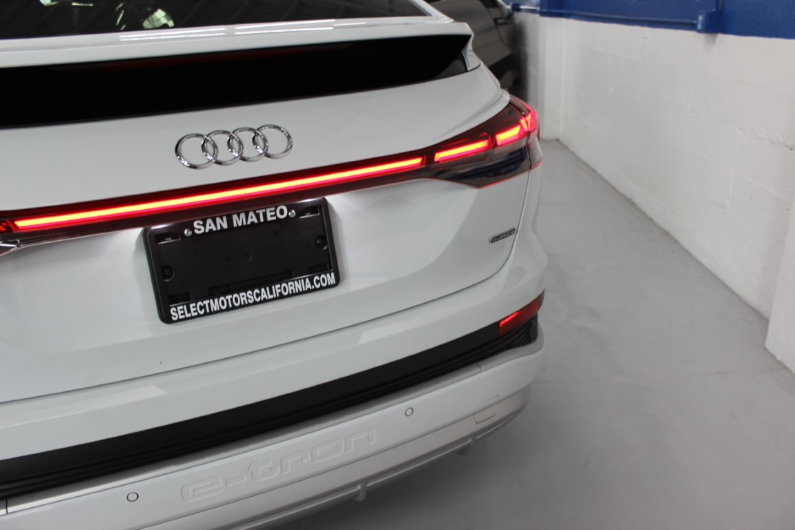 Used 2024 Audi Q4 e-tron quattro Prestige Sportback AWD/4WD image 7