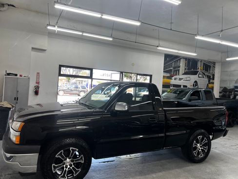 Used 2004 Chevrolet Silverado 1500 Classic W/T image 10