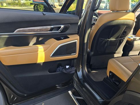 Used 2021 Kia Telluride SX Prestige image 28