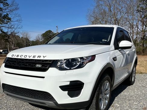 Used 2018 Land Rover Discovery Sport SE image 6