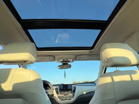 Used 2020 Chevrolet Malibu Premier FWD image 16