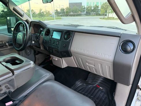 Used 2009 Ford F250 XL image 12