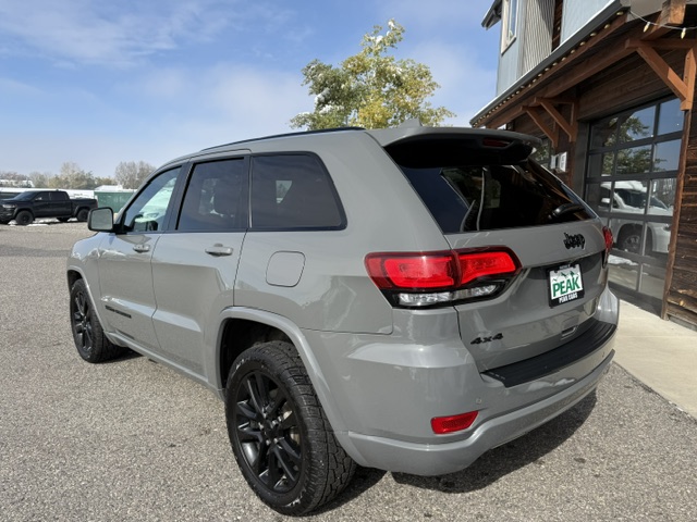 Used 2021 Jeep Grand Cherokee 4WD Laredo image 3