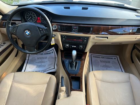 Used 2011 BMW 328i image 3