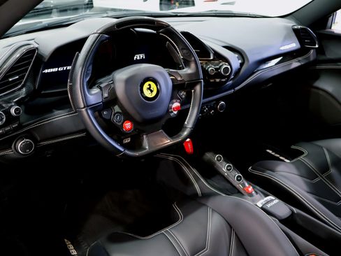 Used 2017 Ferrari 488 GTB RWD image 22