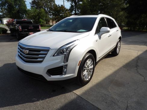 Used 2019 Cadillac XT5 FWD image 1