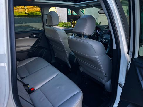 Used 2014 Subaru Forester 2.5i Limited AWD/4WD image 14