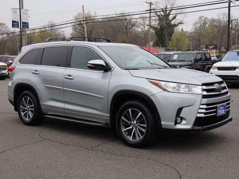 Used 2017 Toyota Highlander XLE image 10