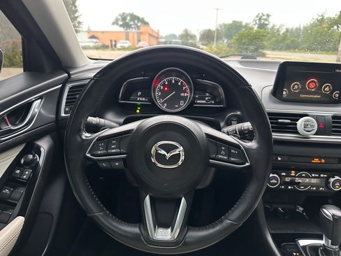 Used 2017 MAZDA MAZDA3 Grand Touring Hatchback FWD image 16