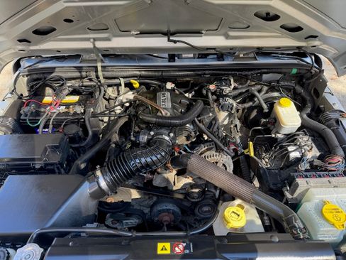 Used 2010 Jeep Wrangler Sport image 7