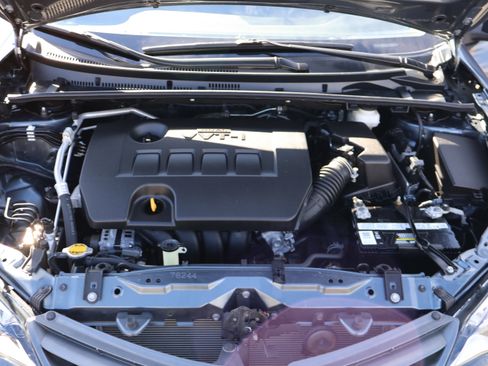 Used 2015 Toyota Corolla LE image 32