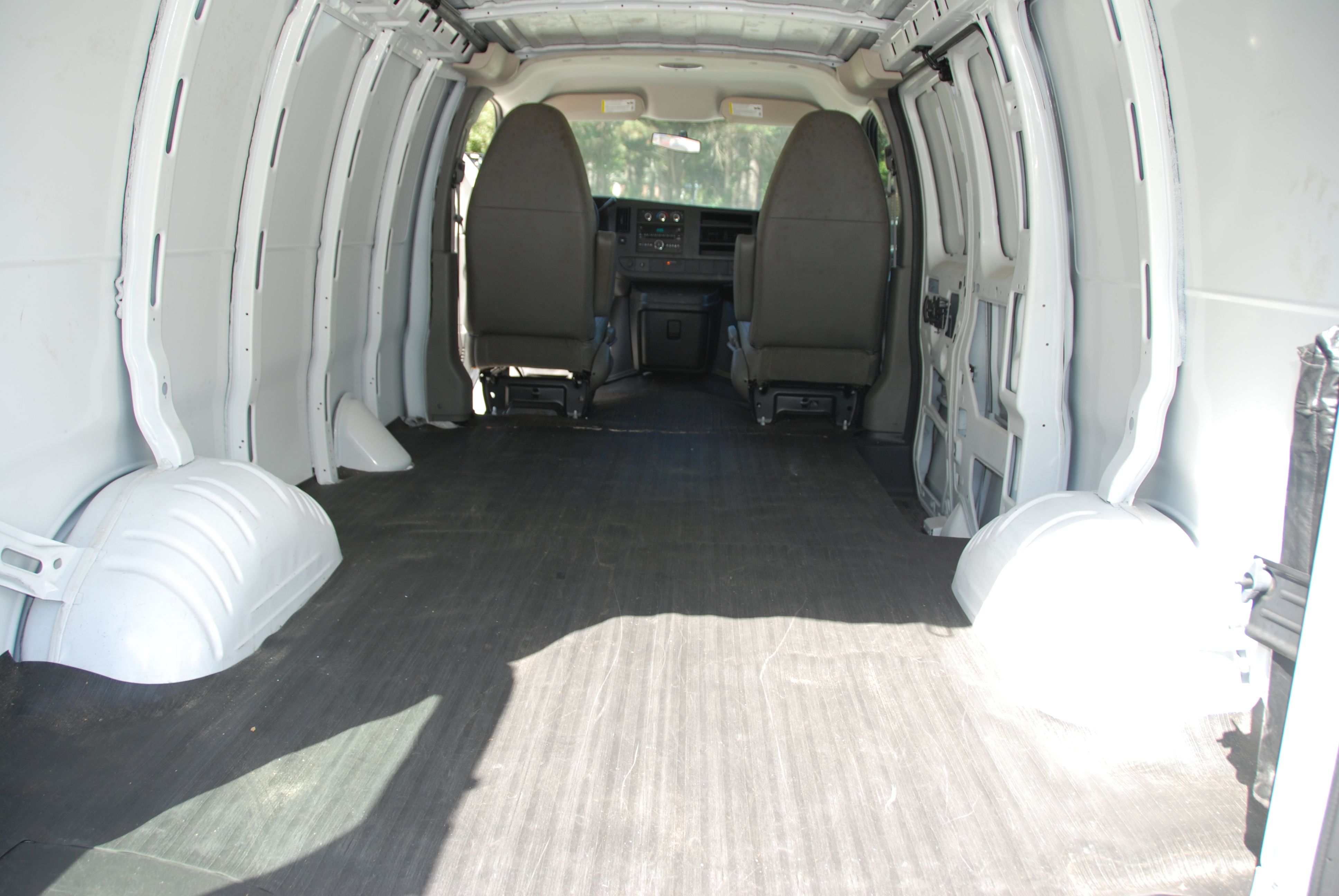 Used 2013 Chevrolet Express 1500 UNAVAIL RWD image 14