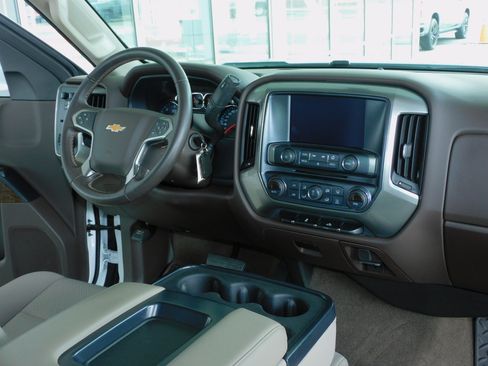 Used 2018 Chevrolet Silverado 1500 LT image 25