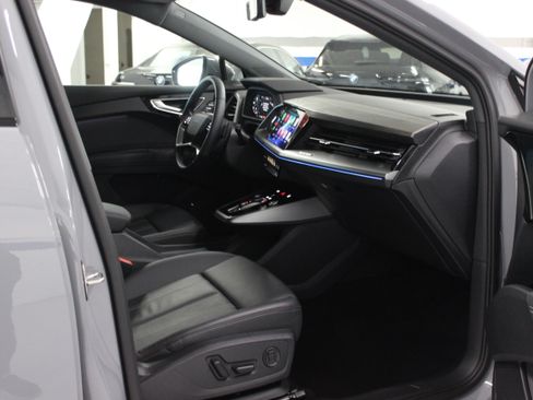 Used 2024 Audi Q4 e-tron quattro Premium Plus AWD/4WD image 37