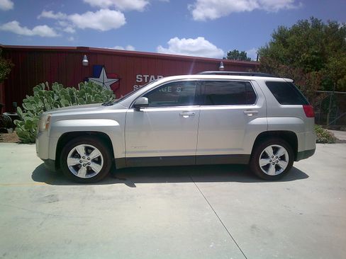 Used 2015 GMC Terrain SLE FWD image 2