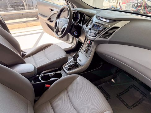 Used 2015 Hyundai Elantra Sedan FWD image 14