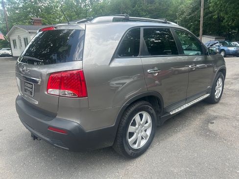 Used 2011 Kia Sorento AWD LX image 5