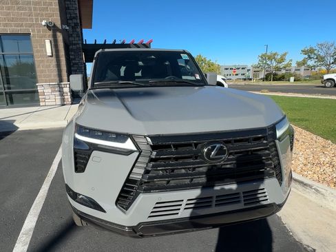 Used 2025 Lexus GX 550 image 13