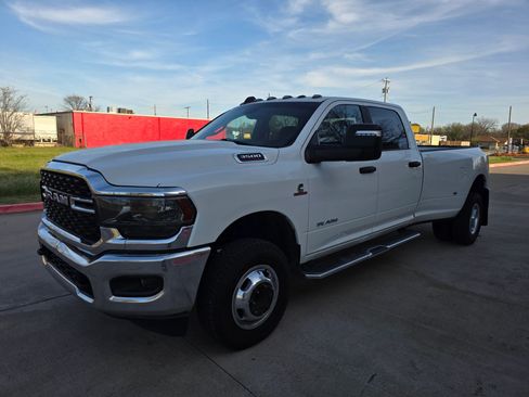 Used 2023 RAM 3500 Big Horn image 3