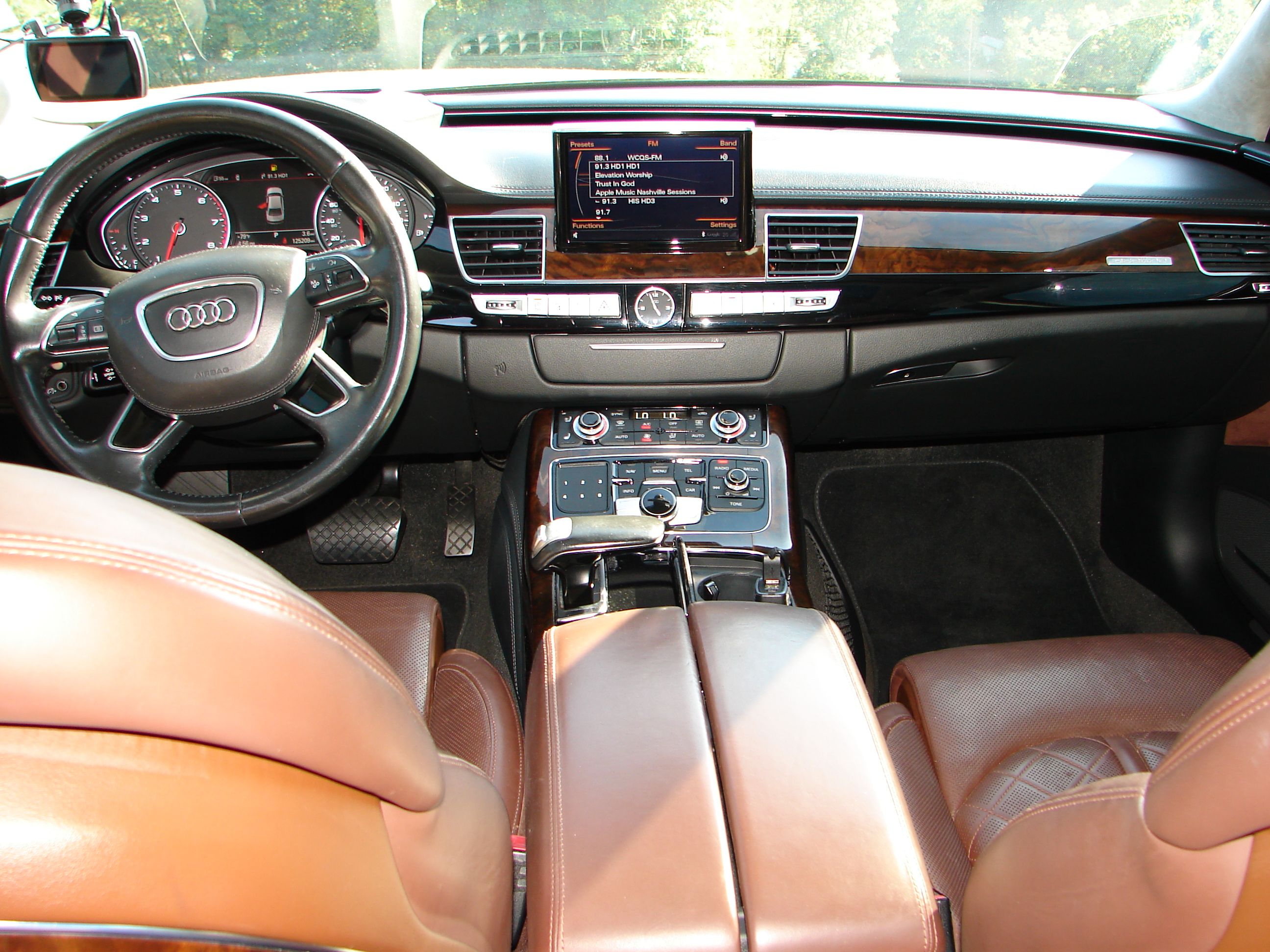 Used 2015 Audi A8 L 4.0T AWD/4WD image 5