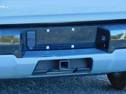 Used 2024 GMC Sierra EV Denali image 12