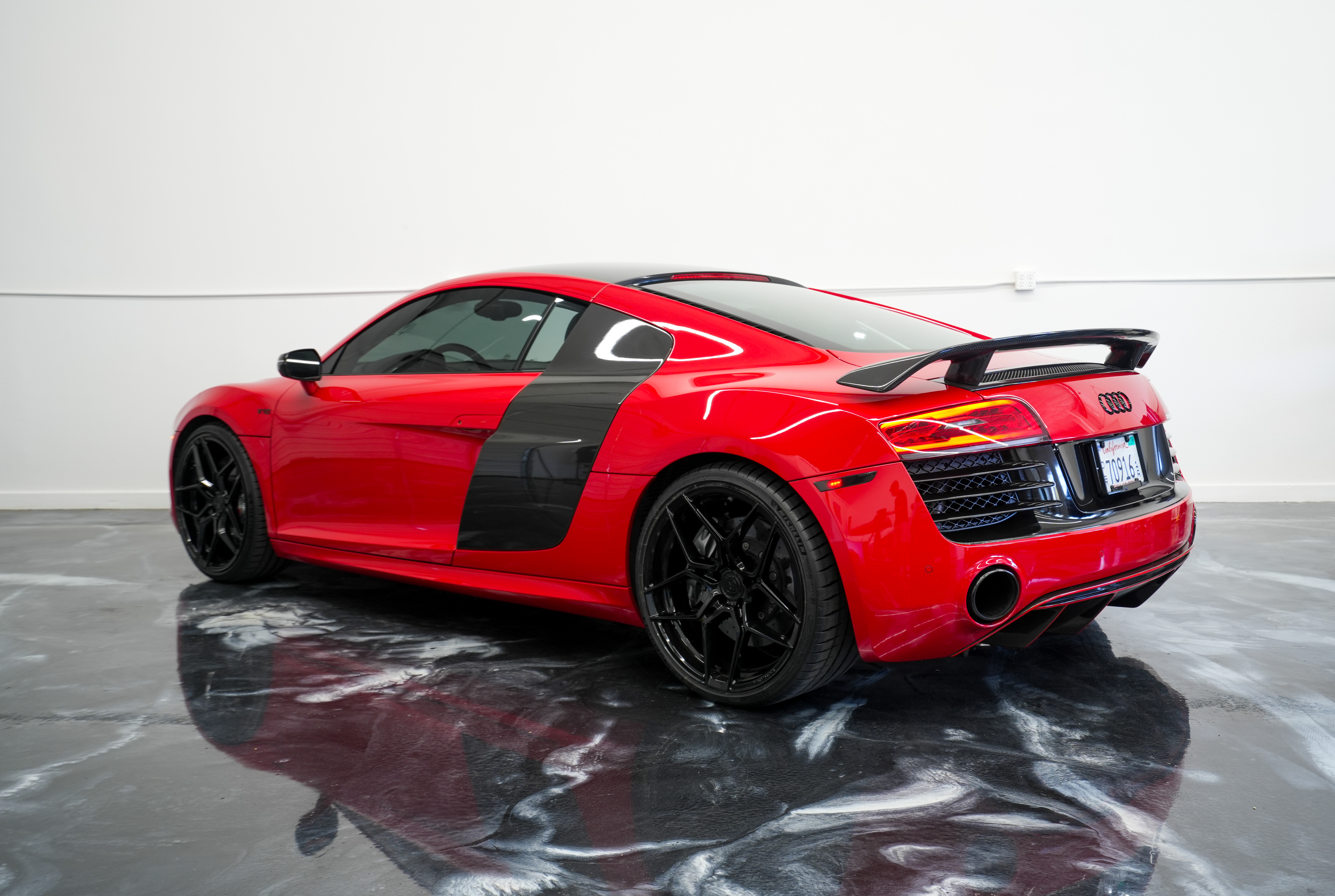 Used 2014 Audi R8 V10 plus Coupe AWD/4WD image 7