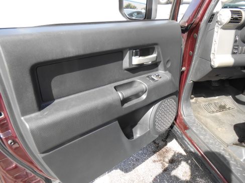 Used 2007 Toyota FJ Cruiser image 16