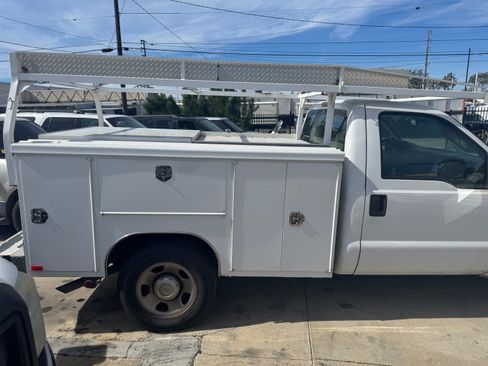 Used 2008 Ford F350 XL image 4