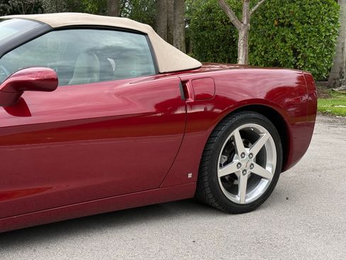 Used 2006 Chevrolet Corvette Convertible RWD image 38