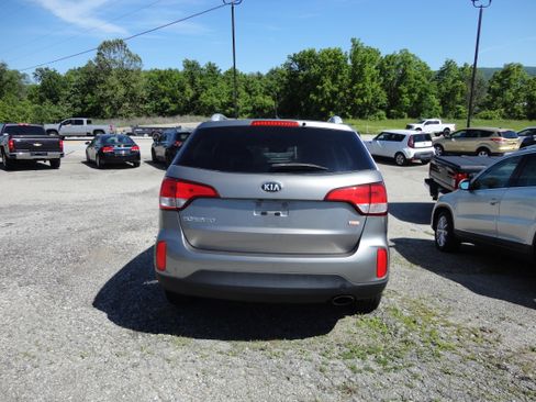 Used 2014 Kia Sorento AWD LX image 4