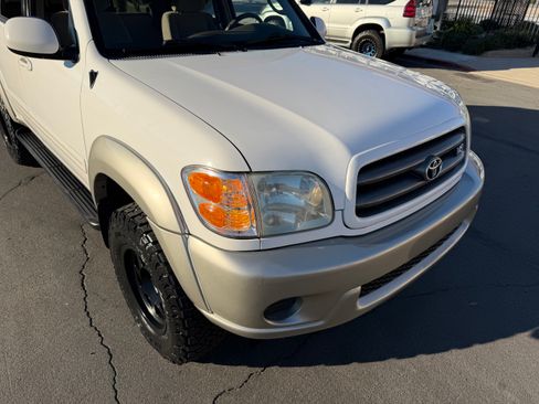 Used 2004 Toyota Sequoia SR5 image 12