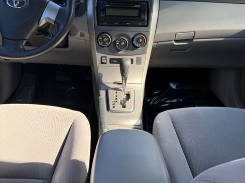Used 2012 Toyota Corolla LE image 10