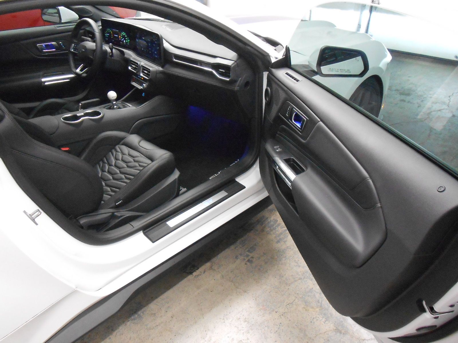 Used 2025 Ford Mustang Shelby GT350 RWD image 11