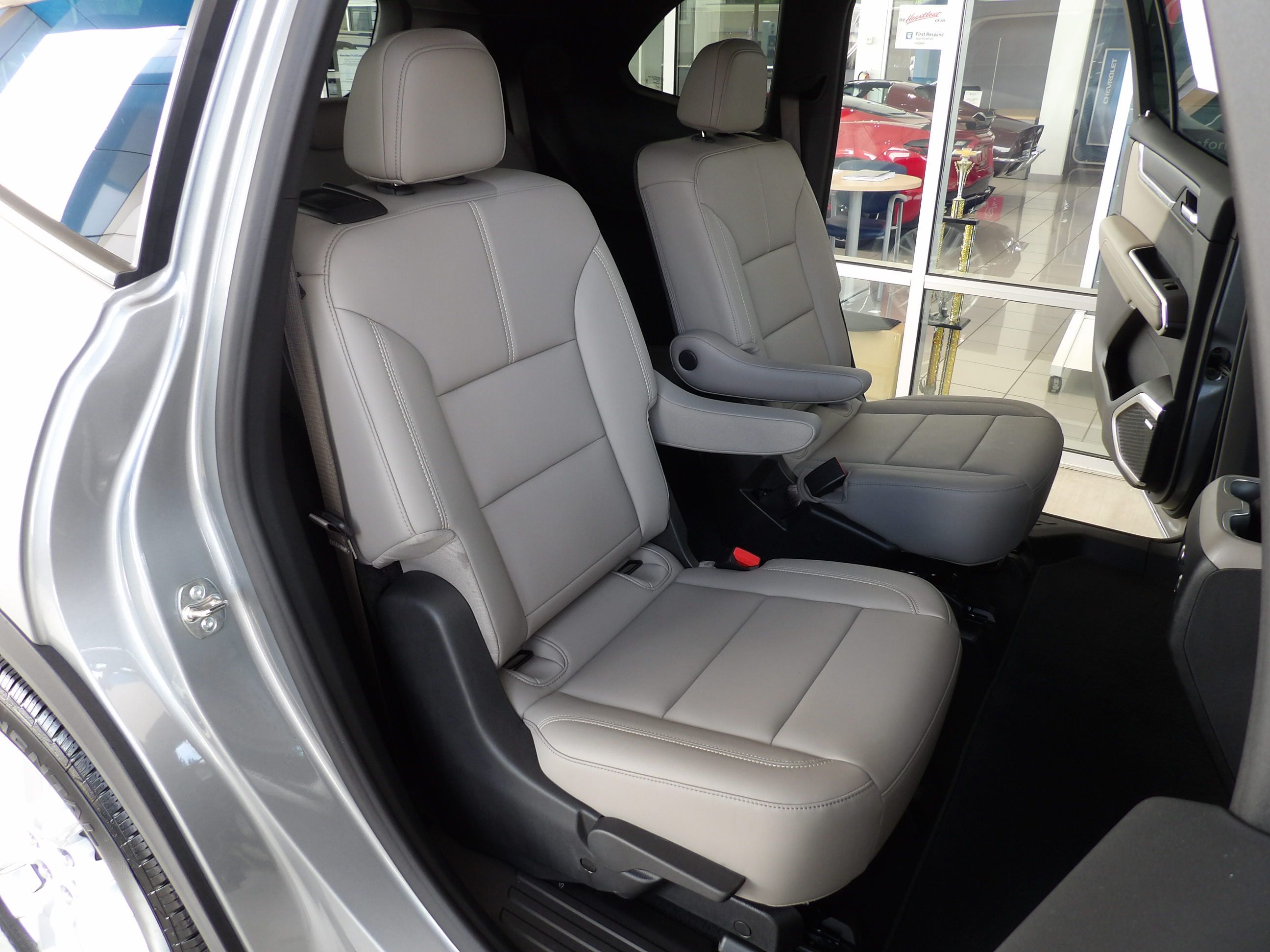 Used 2026 GMC Acadia FWD Elevation image 21