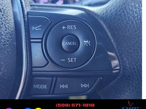 Used 2018 Toyota Camry LE image 11